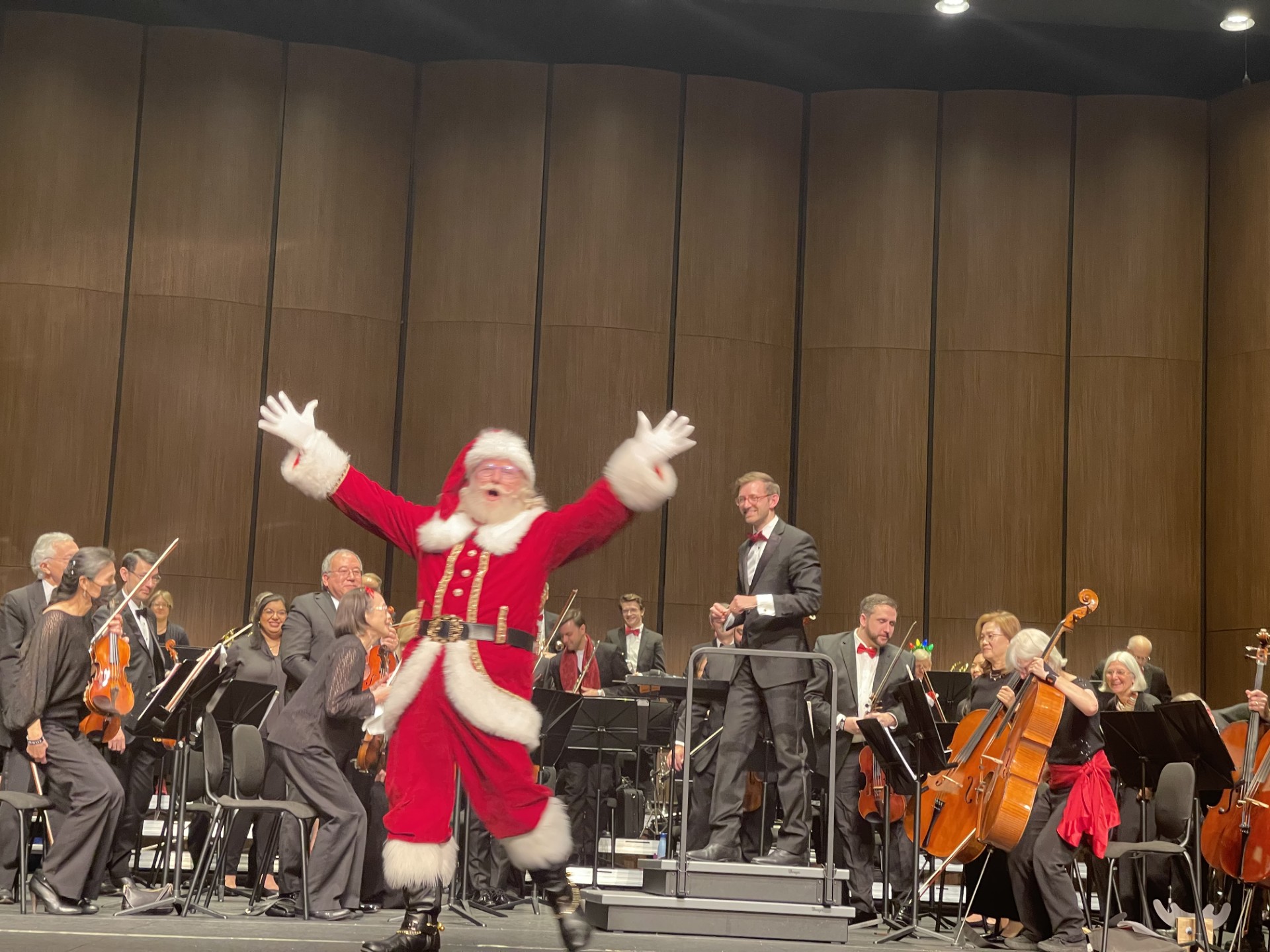 Resonating Joy: Christmas Festival with The Mclean Symphony